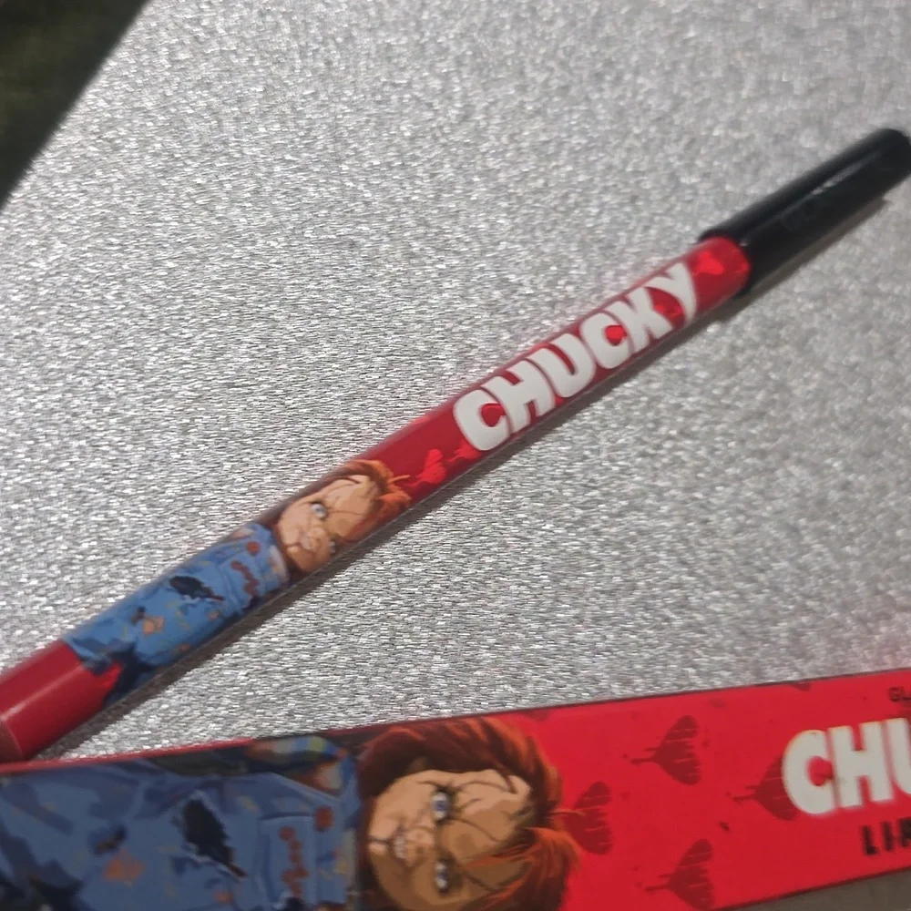 ❇️🧚‍♀️CHUCKY Glamite Brown Lip Liner NWT